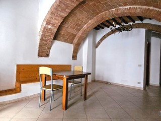 Trilocale in Vendita a Colle di Val D'Elsa, 135'000&euro;, 82 m²