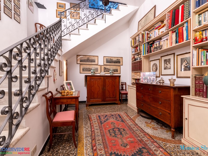 Appartamento in Vendita a Genova, zona Centro Storico, 270'000€, 101 m²