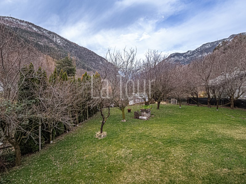 Casa Indipendente in Vendita a Antey Saint Andrè, 349'000&euro;, 511 m², con Box