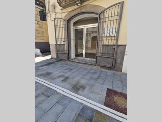 Immobile commerciale in Affitto a Mercato San Severino, zona centro, 450€, 40 m²