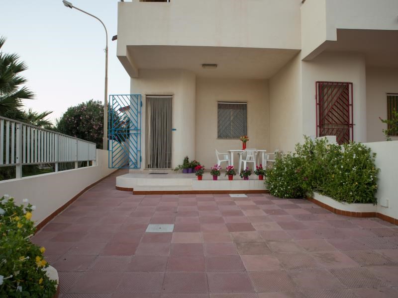Casa Indipendente in Vendita a Vittoria, zona Scoglitti, 185'000€, 140 m²
