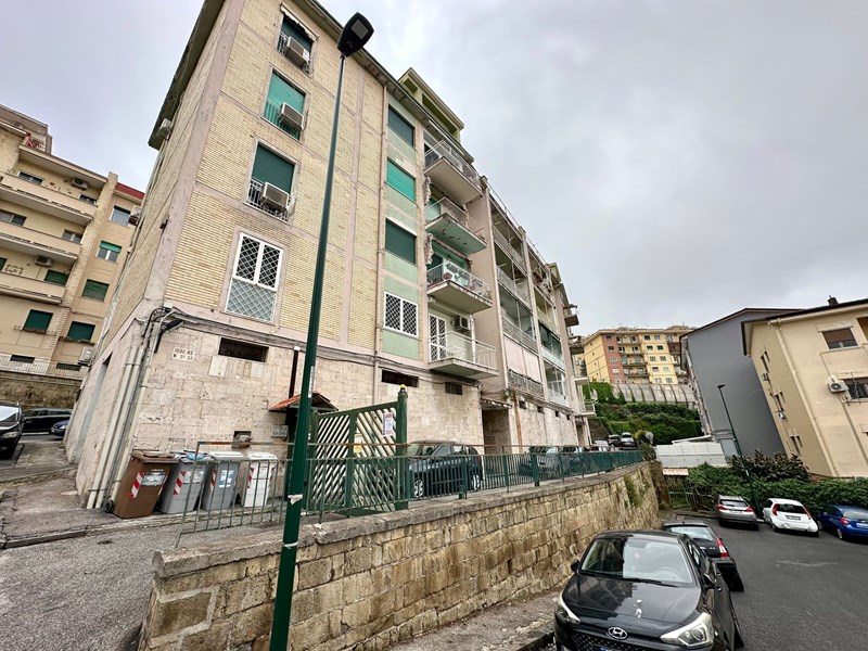 Appartamento in Vendita a Napoli, zona Soccavo, 315'000€, 115 m²