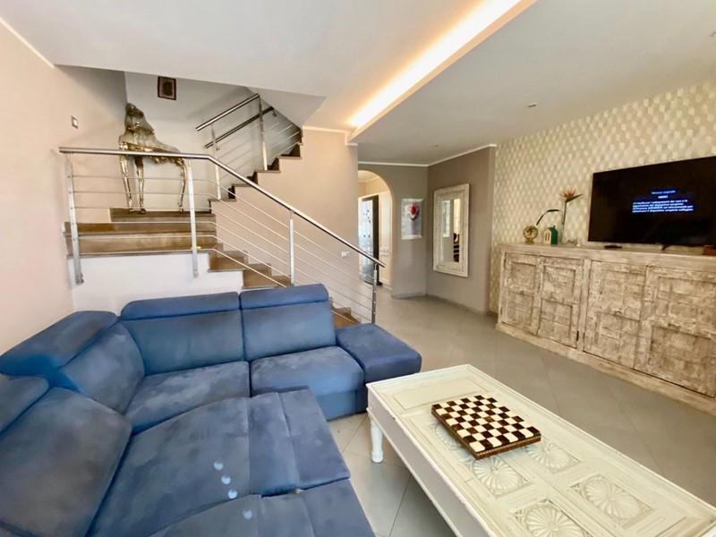 Villetta a schiera in Vendita a Buti, zona Cascine, 289'000€, 190 m², arredato