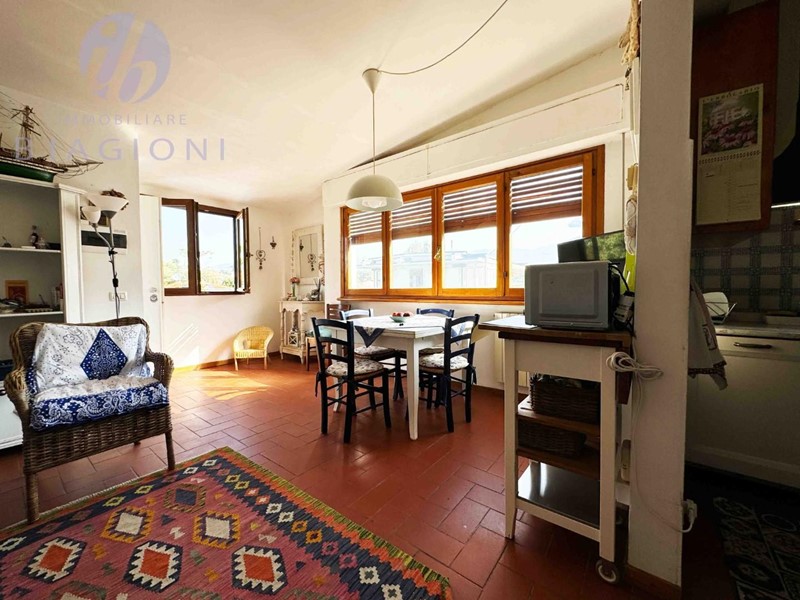 Trilocale in Vendita a Pietrasanta, zona Tonfano, 390'000€, 65 m², arredato, con Box