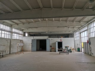 Capannone in Vendita a Colle di Val D'Elsa, zona Gracciano Dell'elsa, 300'000€, 500 m²