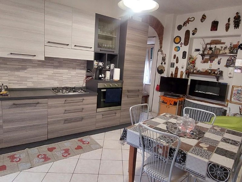 Trilocale in Vendita a Carrara, 68'000€, 60 m², arredato