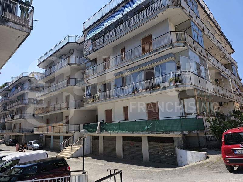 Trilocale in Vendita a Scalea, 109'000€, 90 m², arredato
