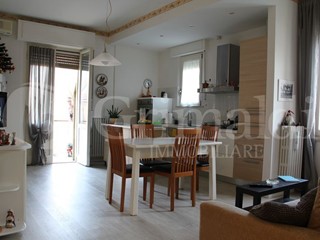 Trilocale in Vendita a Jesi, 135'000€, 90 m²