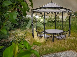 Casa Indipendente in Vendita a Jesi, zona ZONA 4B, 400'000€, 282 m², arredato, con Box