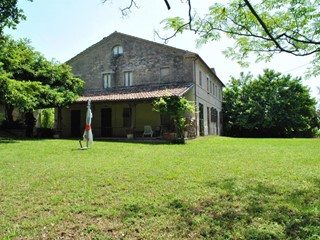 Rustico in Vendita a Osimo, zona OSIMO, 200'000&euro;, 600 m²