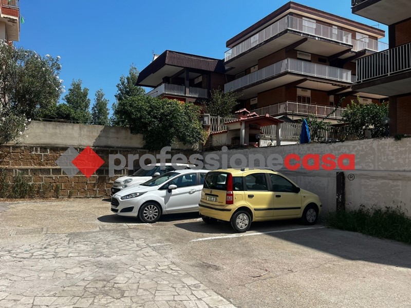Trilocale in Vendita a Pomezia, zona Torvaianica, 130'000€, 65 m²