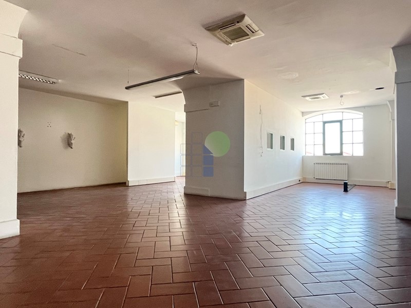 Ufficio in Affitto a Livorno, zona San Marco, 1'650€, 270 m²