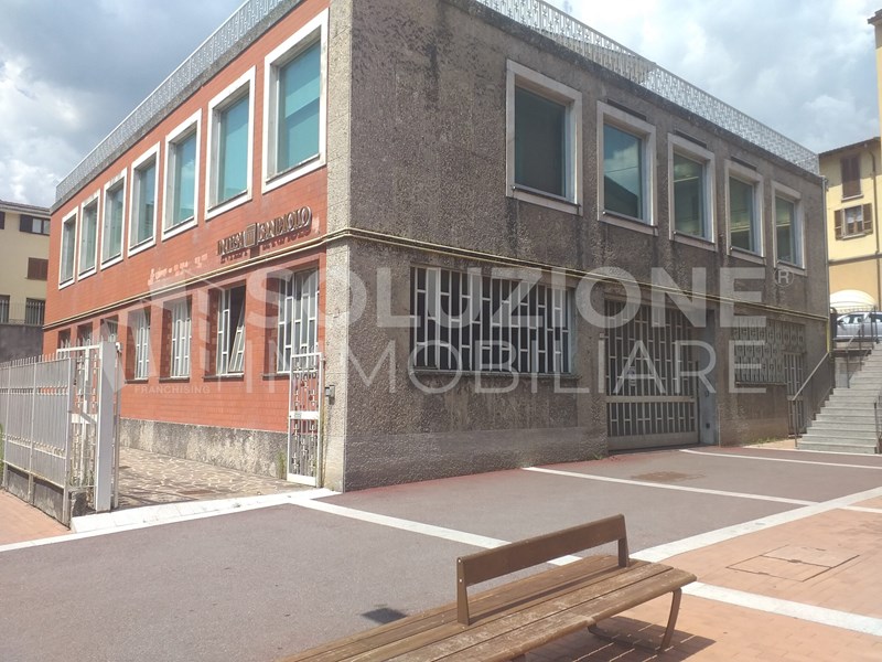 Ufficio in Vendita a Gazzaniga, 65'000€, 90 m²