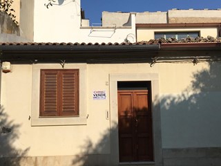 Casa Indipendente in Vendita a Vittoria, zona Piazza G. Bruno n. 7, 70'000€, 70 m²