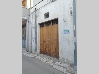 Casa Indipendente in Vendita a Guagnano, 65'000€, 180 m²