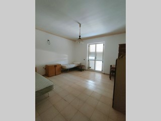 Quadrilocale in Vendita a Bova Marina, 80'000€, 130 m²