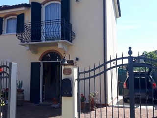 Casa Indipendente in Vendita a Ameglia, 250'000&euro;, 78 m²