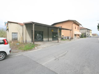Immobile commerciale in Affitto a Mulazzo, zona Arpiola, 600€, 180 m²