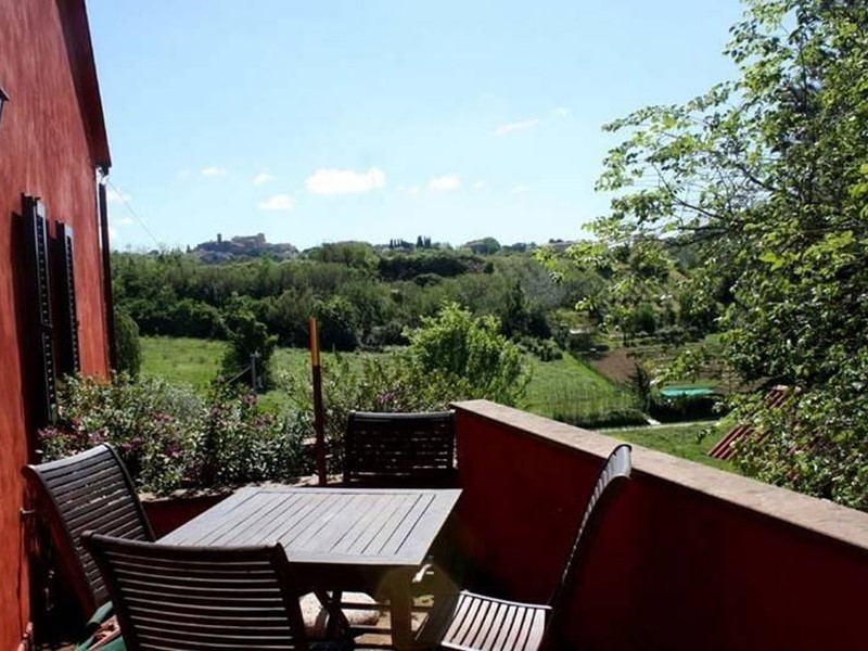 Casale in Vendita a Crespina Lorenzana, 645'000€, 250 m²