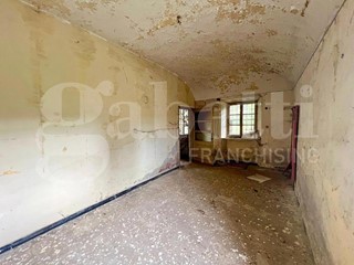 Casale in Vendita a Piozzo, 115'000€, 120 m²