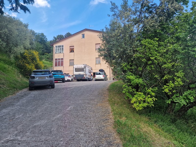 Casa Semi Indipendente in Vendita a Perugia, zona Montelaguardia, 139'000€, 235 m², con Box
