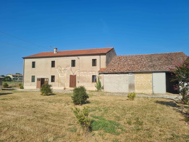 Casa Semi Indipendente in Vendita a Asigliano Veneto, 128'000&euro;, 283 m², con Box