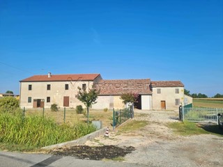 Casa Semi Indipendente in Vendita a Asigliano Veneto, 128'000€, 283 m², con Box