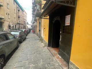 Immobile commerciale in Affitto a Napoli, zona Chiaia, 1'500€, 80 m²