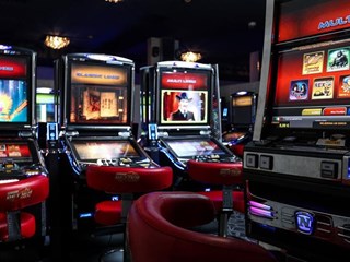 Attività commerciale in Vendita a Pavia, 320'000€, 400 m², arredato