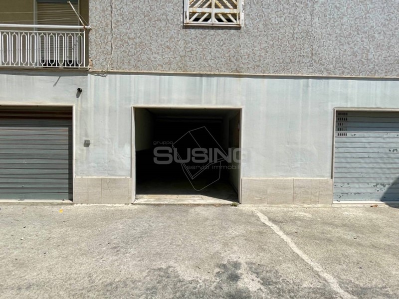 Box in Vendita a Siracusa, zona Necropoli Grotticelle, 17'500€, 20 m²