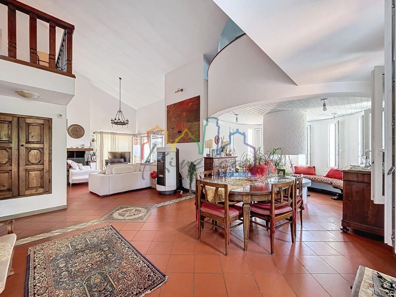 Villa in Vendita a Massa, zona Romagnano, 850'000&euro;, 180 m², arredato