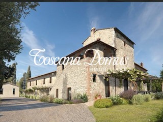 Casa Semi Indipendente in Vendita a Castelnuovo Berardenga, zona Quercegrossa, 770'000€, 180 m²