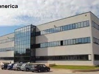 Capannone in Affitto a Ponsacco, 4'400€, 800 m²