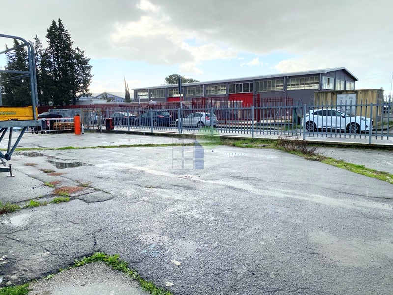 Immobile commerciale in Affitto a Pisa, zona Ospedaletto, 6'500€, 700 m²