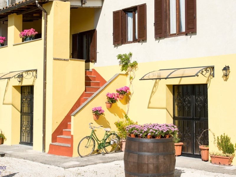 Casa Indipendente in Vendita a Bevagna, 460'000€, 900 m²