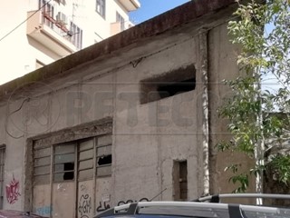 Immobile commerciale in Affitto a Salerno, zona CENTRO, 1'000€, 300 m²