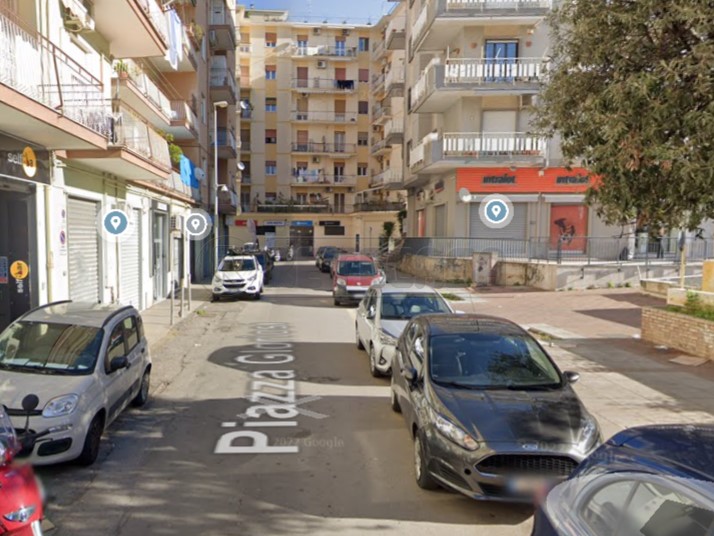 Immobile commerciale in Vendita a Salerno, 70'000&euro;, 25 m²