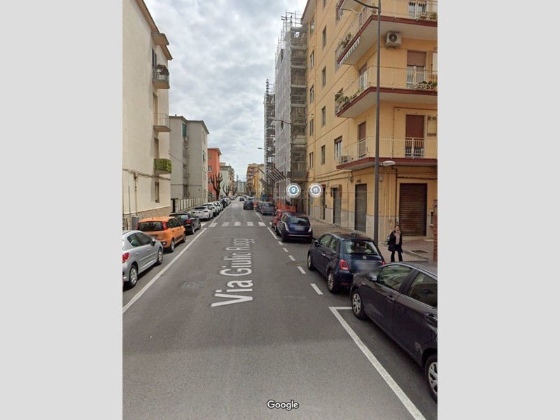 Immobile commerciale in Vendita a Salerno, zona TORRIONE, 70'000&euro;, 25 m²