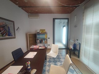 Ufficio in Vendita a Ponsacco, 50'000€, 55 m²