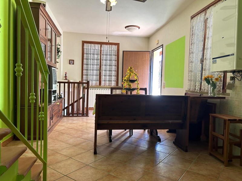 Bilocale in Vendita a Montescudaio, 162'000€, 70 m², arredato, con Box