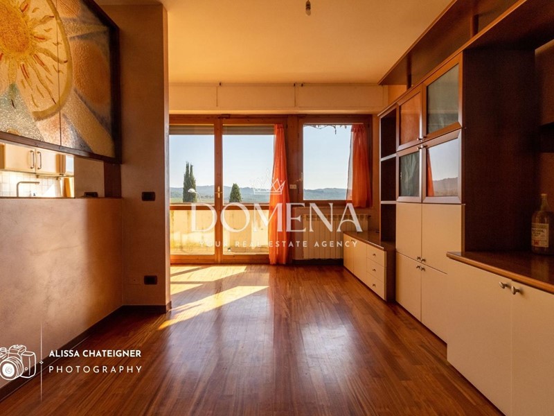 Quadrilocale in Vendita a Castelnuovo Berardenga, zona Quercegrossa, 190'000€, 77 m², arredato, con Box