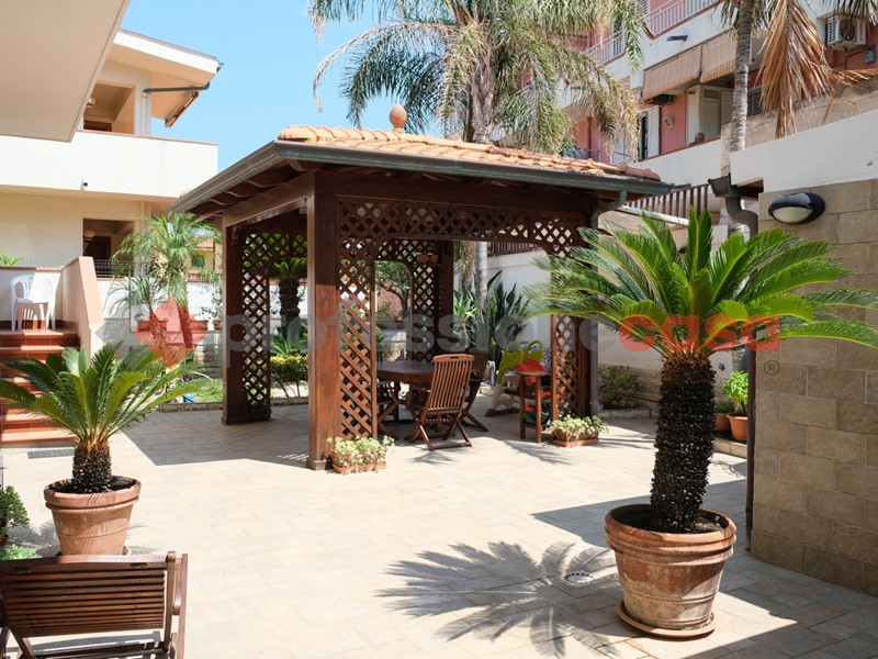 Villa in Vendita a Milazzo, 585'000€, 270 m²