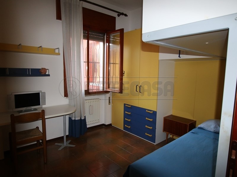 Stanza in Affitto a Vicenza, 350€, 119 m², arredato