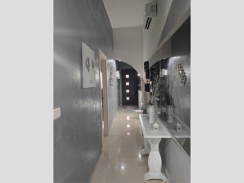 Casa Indipendente in Vendita a San Donaci, 130'000€, 170 m², con Box