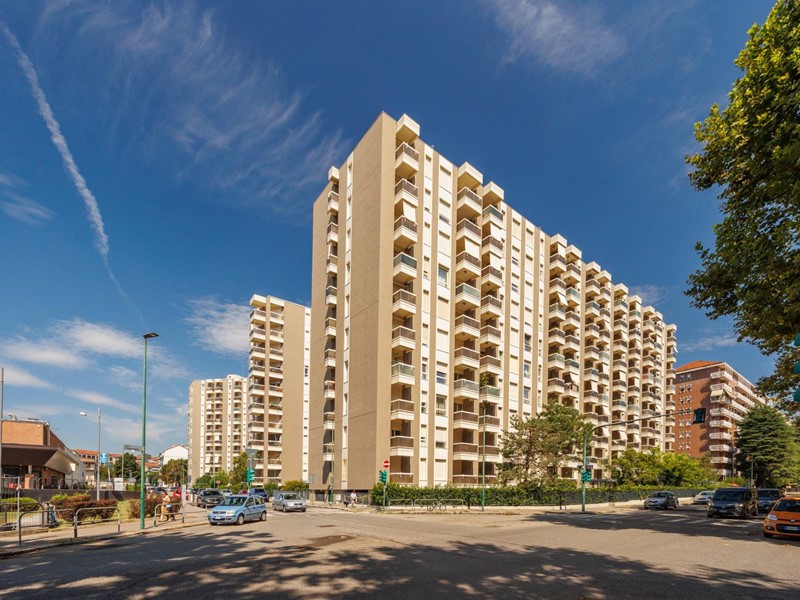 Appartamento in Vendita a Torino, zona Pozzo Strada, 298'000€, 156 m²