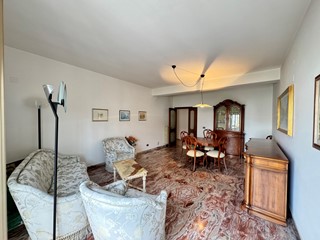 Casa Indipendente in Vendita a San Giacomo degli Schiavoni, 250'000€, 483 m²