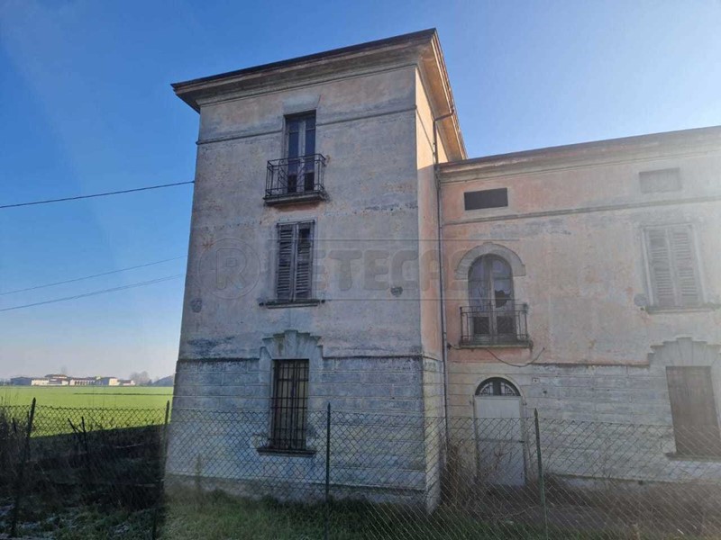 Casa Indipendente in Vendita a Pontevico, 159'900€, 635 m²