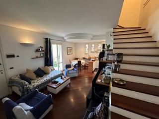 Casa Indipendente in Vendita a Sestri Levante, zona collina o nel verde, 420'000€, 84 m²