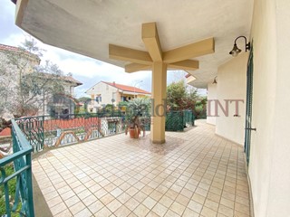 Quadrilocale in Vendita a Melito di Napoli, 295'000€, 255 m²