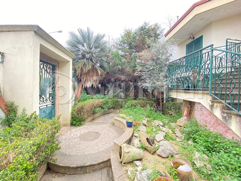 Quadrilocale in Vendita a Melito di Napoli, 295'000&euro;, 255 m²